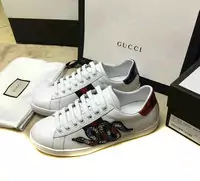 baskets paire de chaussures gucci femmes snake side